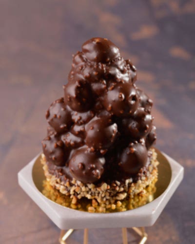 Profiterollü Kule